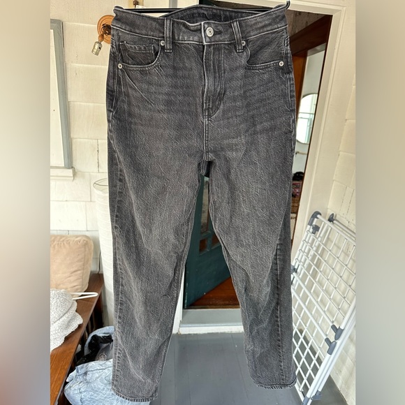 American Eagle strigid mom jeans size 4 long - Picture 3 of 4